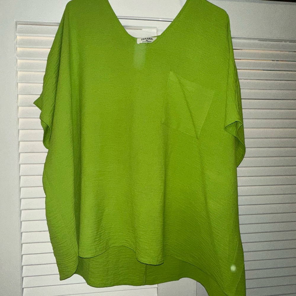 Women’s top size large